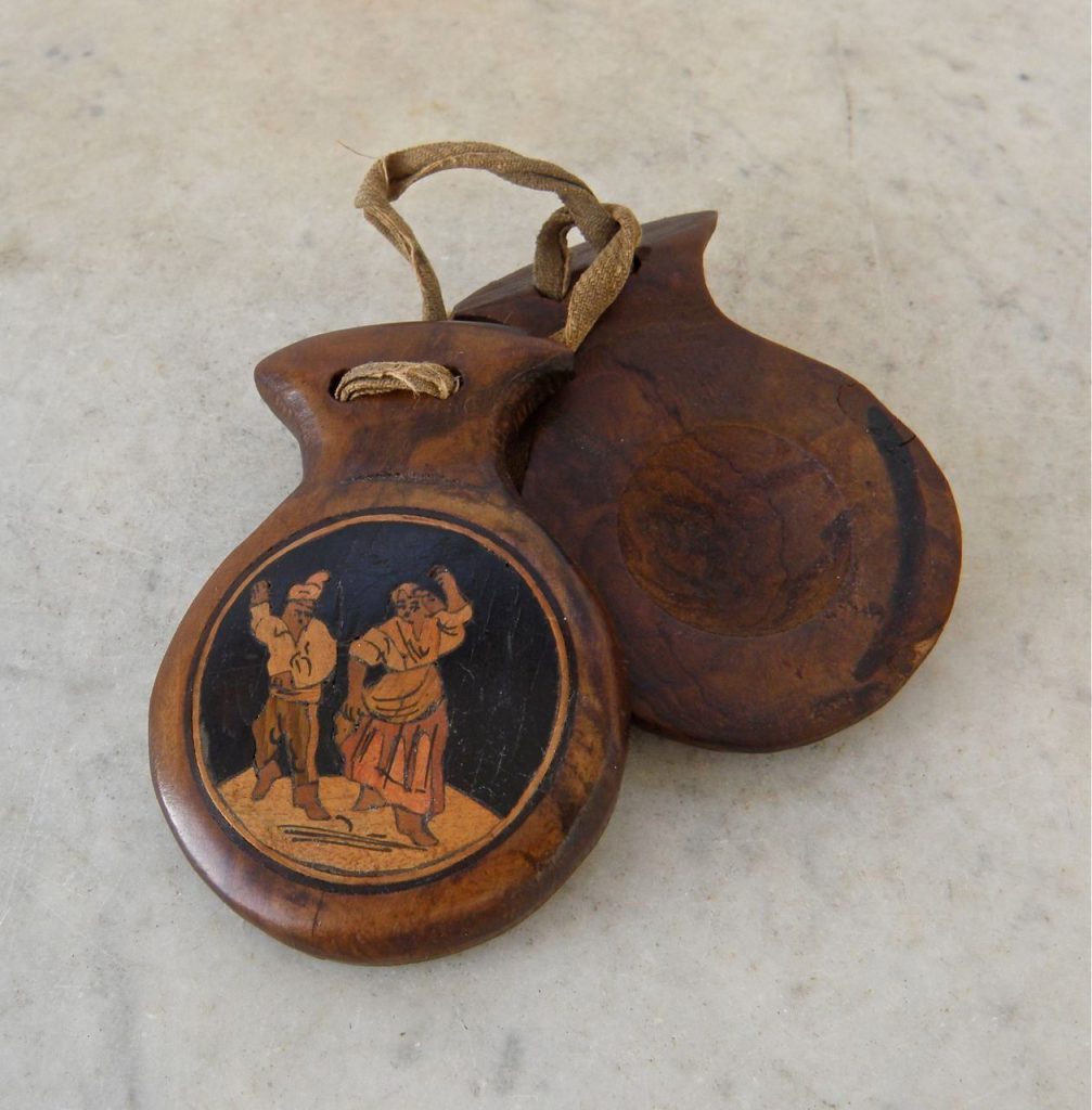 Castanets by Yoana - Ourboox.com