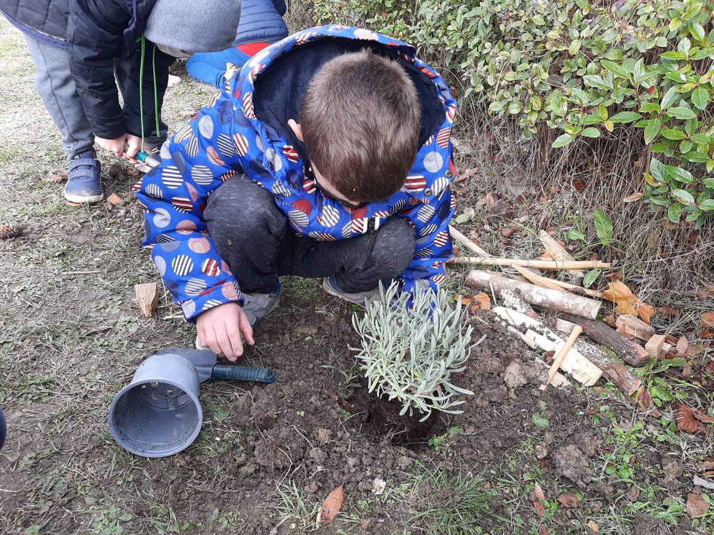 Outdoor School by Maestra Mariangela - Ourboox.com