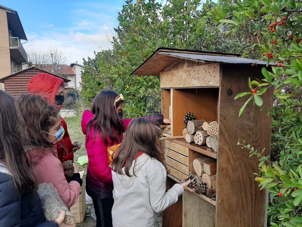 Outdoor School by Maestra Mariangela - Ourboox.com