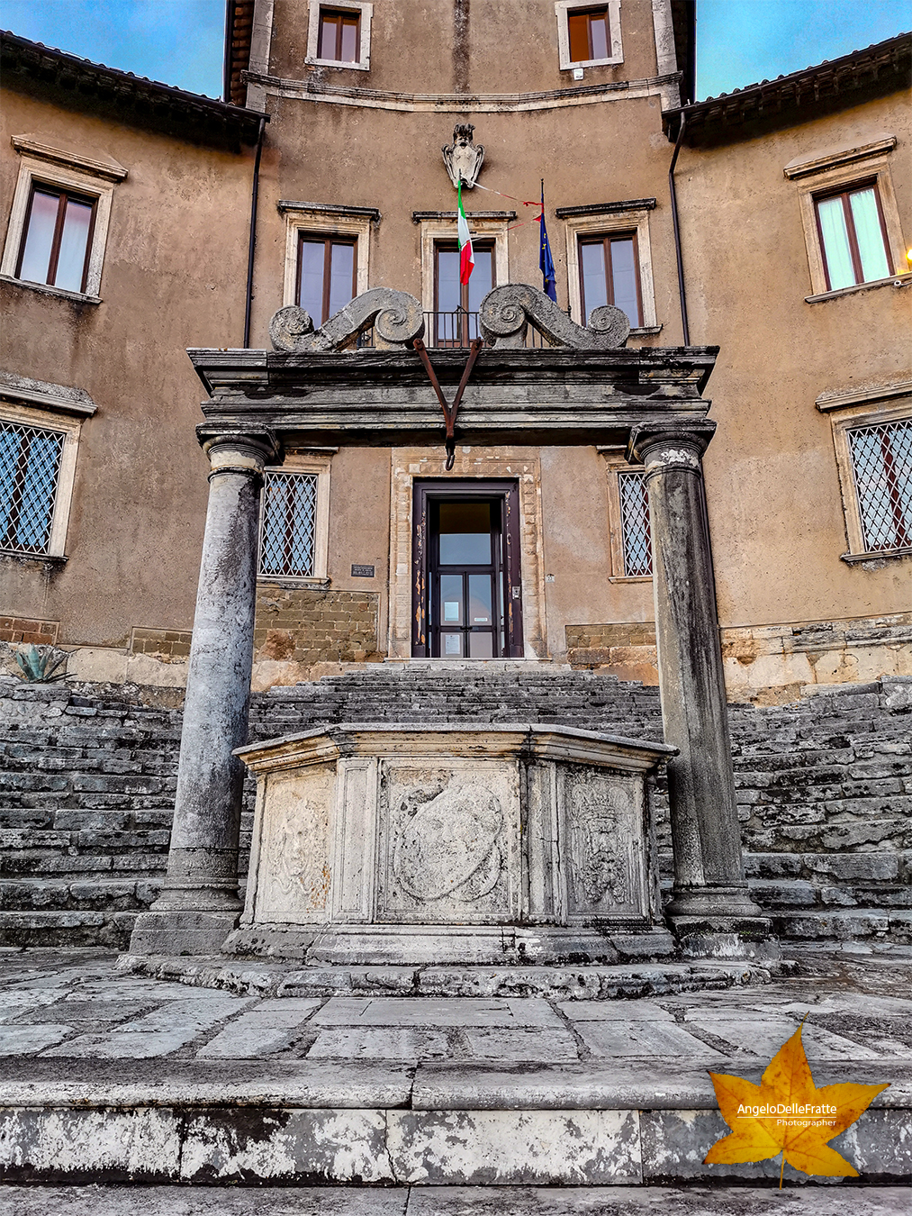 Fotografare Viaggiando – Tempio della Fortuna Primigenia by Angelo Delle Fratte - Illustrated by Angelo Delle Fratte - Nikon Photographer - Ourboox.com