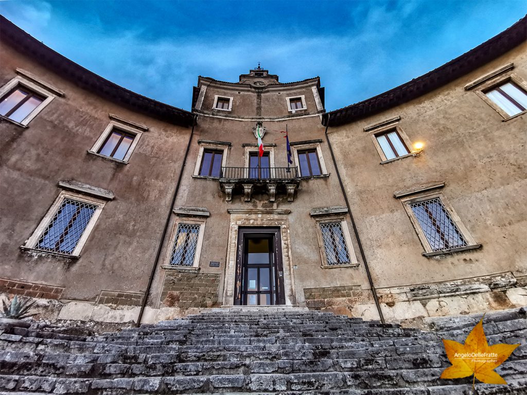 Fotografare Viaggiando – Tempio della Fortuna Primigenia by Angelo Delle Fratte - Illustrated by Angelo Delle Fratte - Nikon Photographer - Ourboox.com