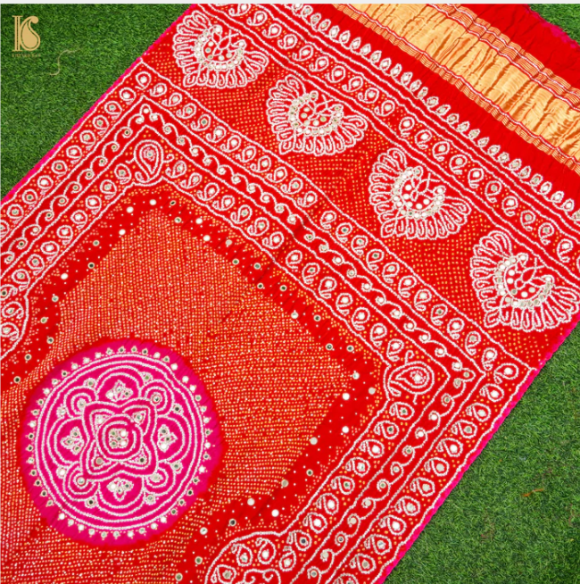 HANDLOOM BANARASI DUPATTA BY Khinkhwab by khinkhwab  - Illustrated by Khinkhwab - The Essence of Banaras - Ourboox.com