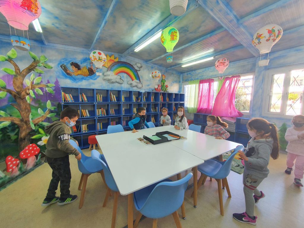 Η βιβλιοθήκη του σχολείου μας by Fifty-fourth Primary School of Piraeus - Ourboox.com